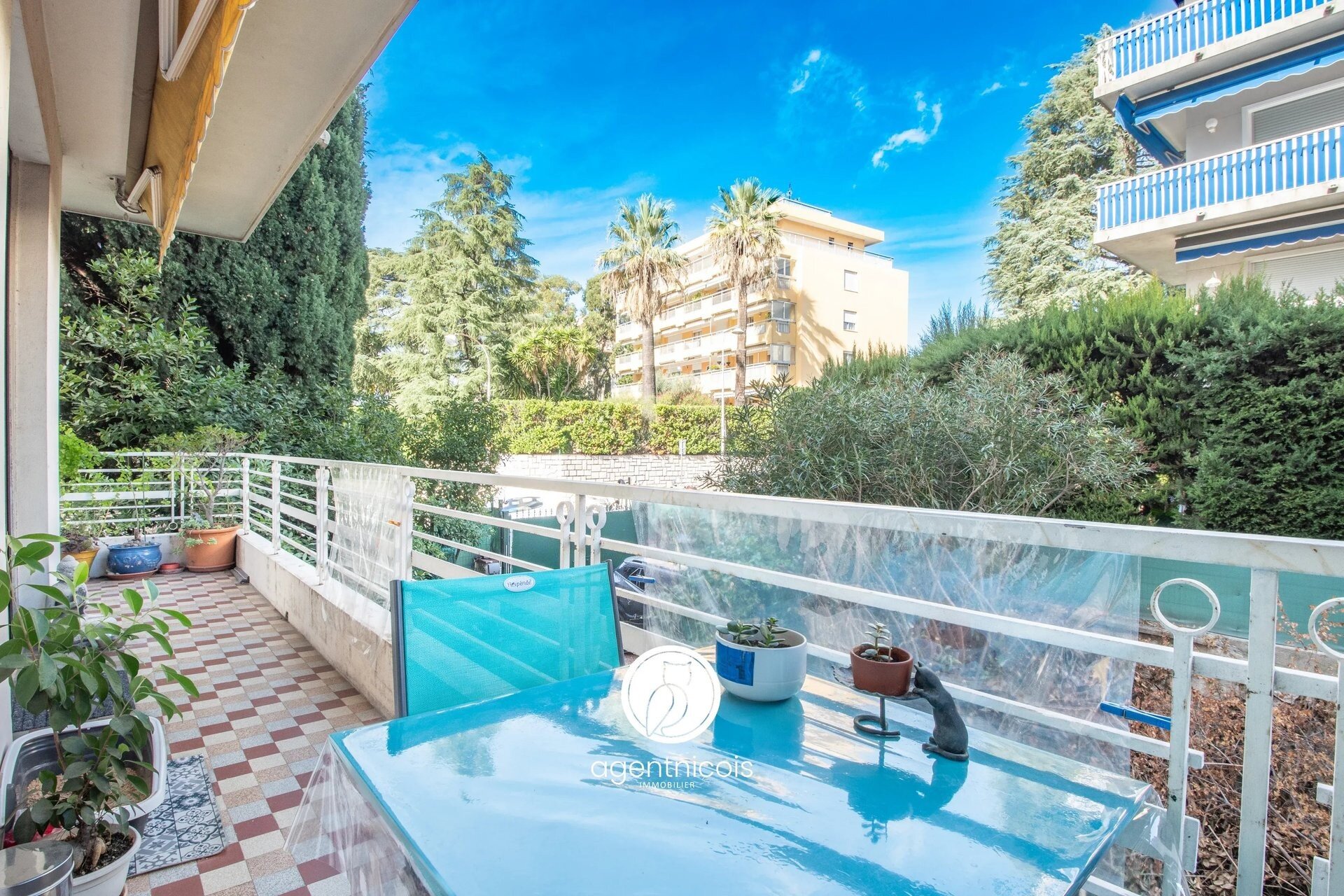 Nice // Cimiez: Spacious One-Bedroom Flat / Great Potential / Large Wraparound Balcony
