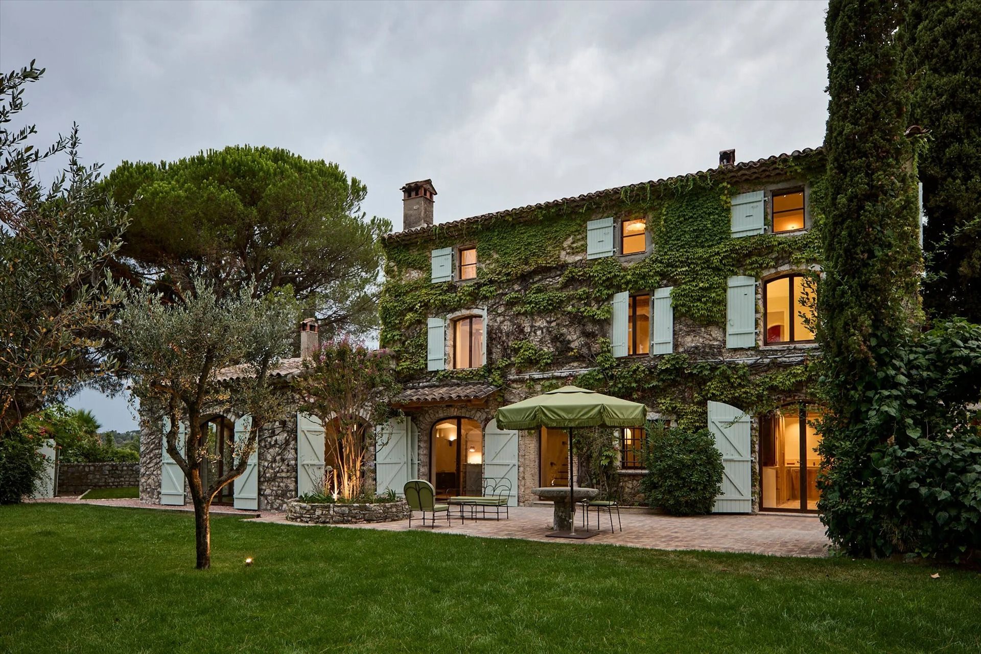 Maison à louer, 370m², Saint-Paul-de-Vence