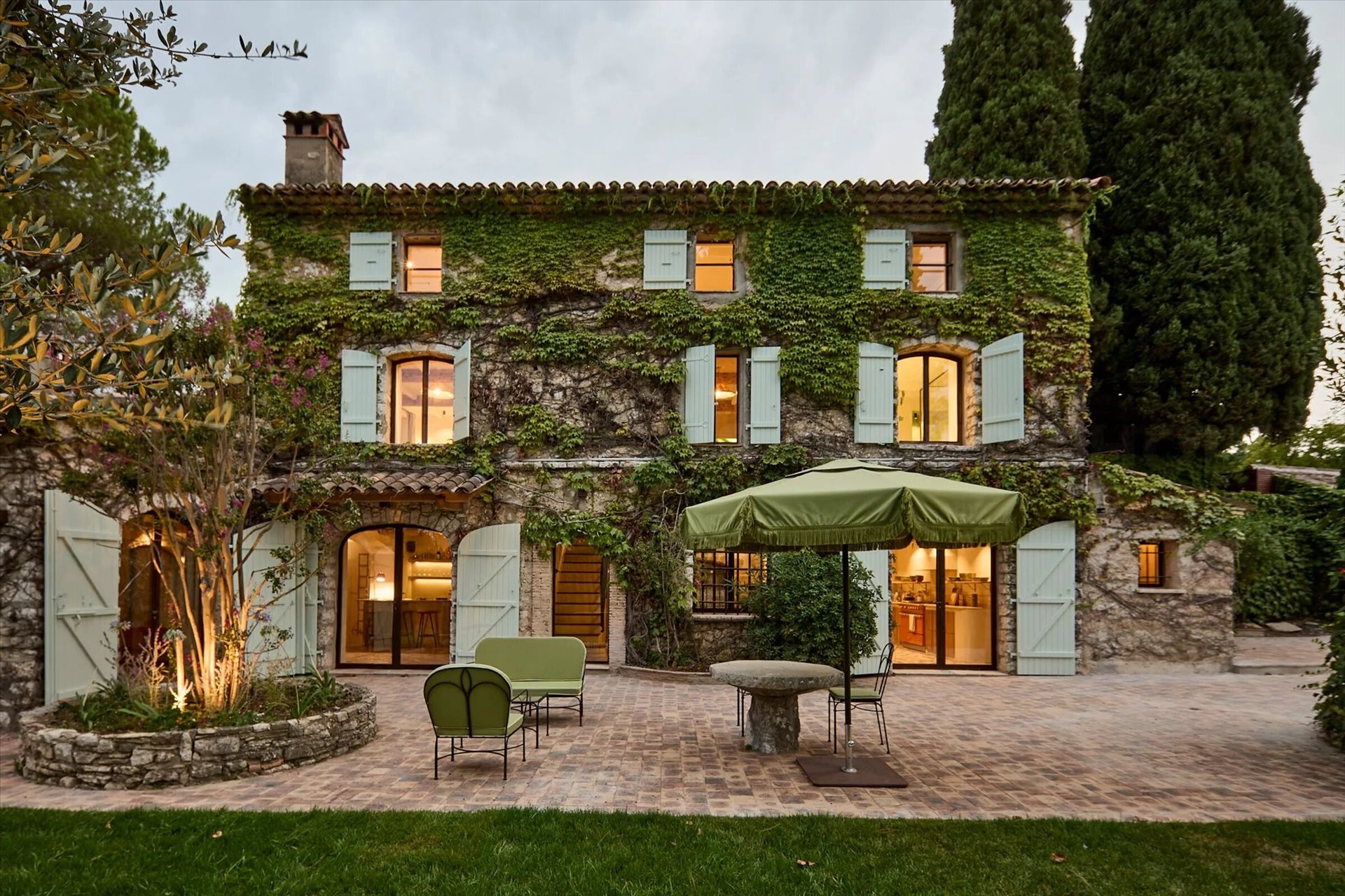 Maison à louer, 370m², Saint-Paul-de-Vence