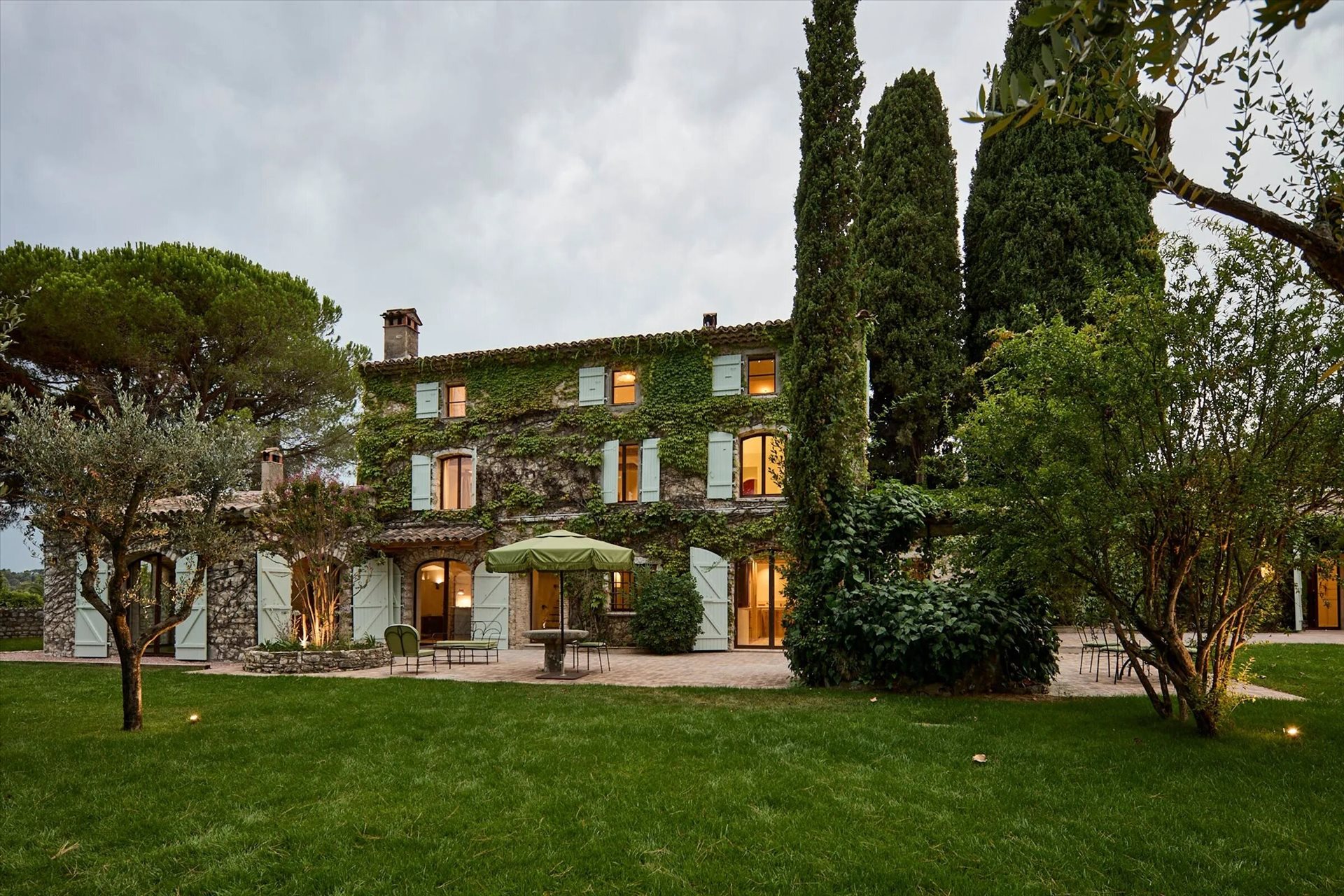 Maison à louer, 370m², Saint-Paul-de-Vence