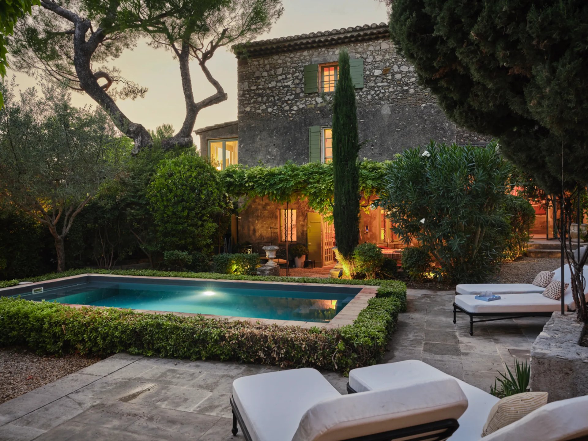 Maison à louer, 335m², Eygalières