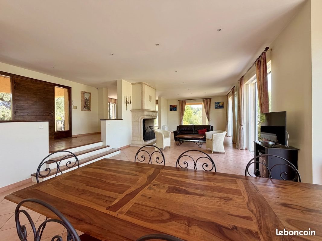 Maison à vendre, 303m², Draguignan