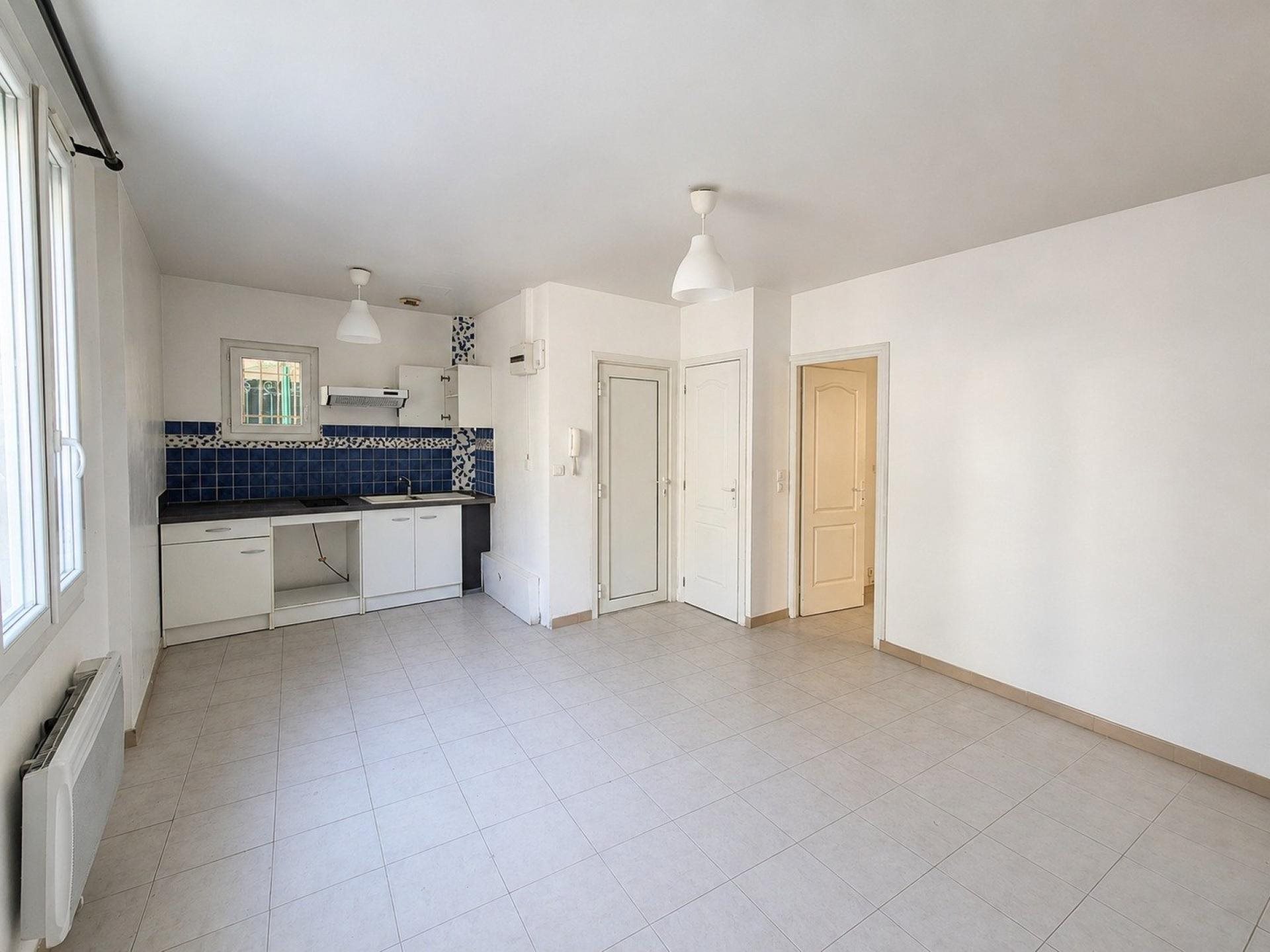 Appartement à vendre, 28m², Eyguières