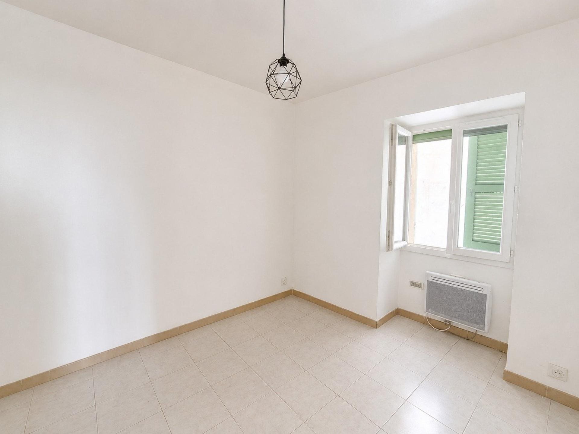 Appartement à vendre, 28m², Eyguières