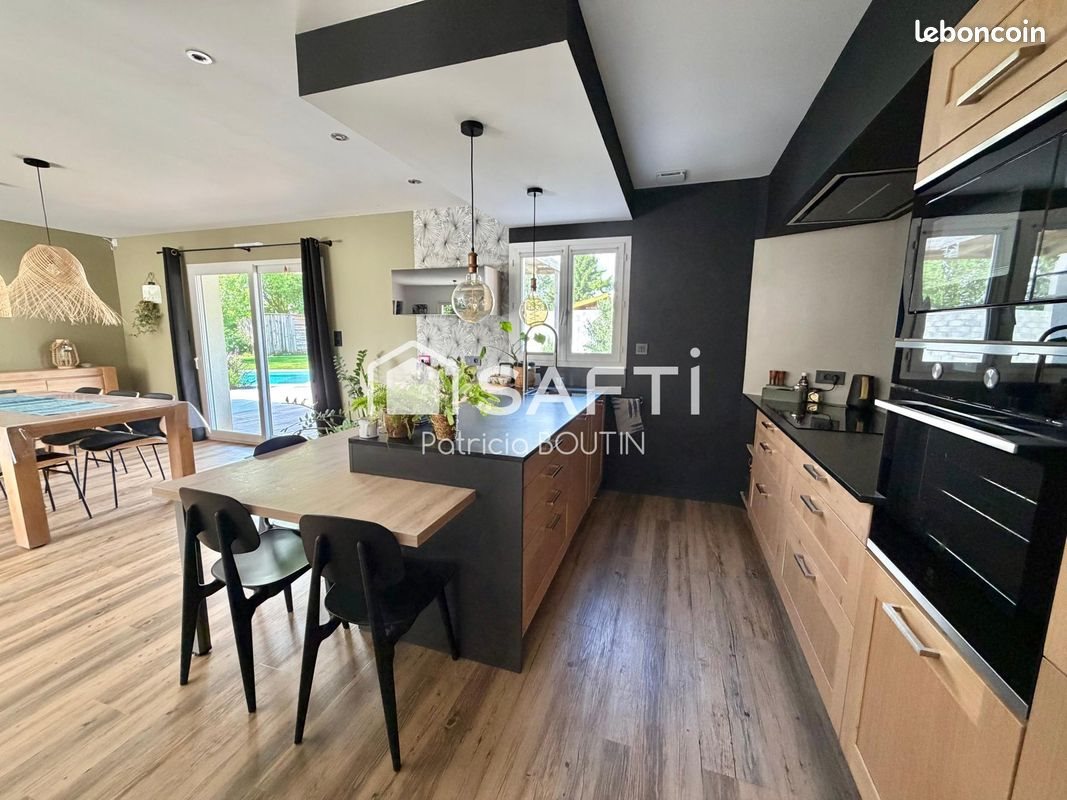 Maison à vendre, 131m², Saint-Christophe-sur-Roc