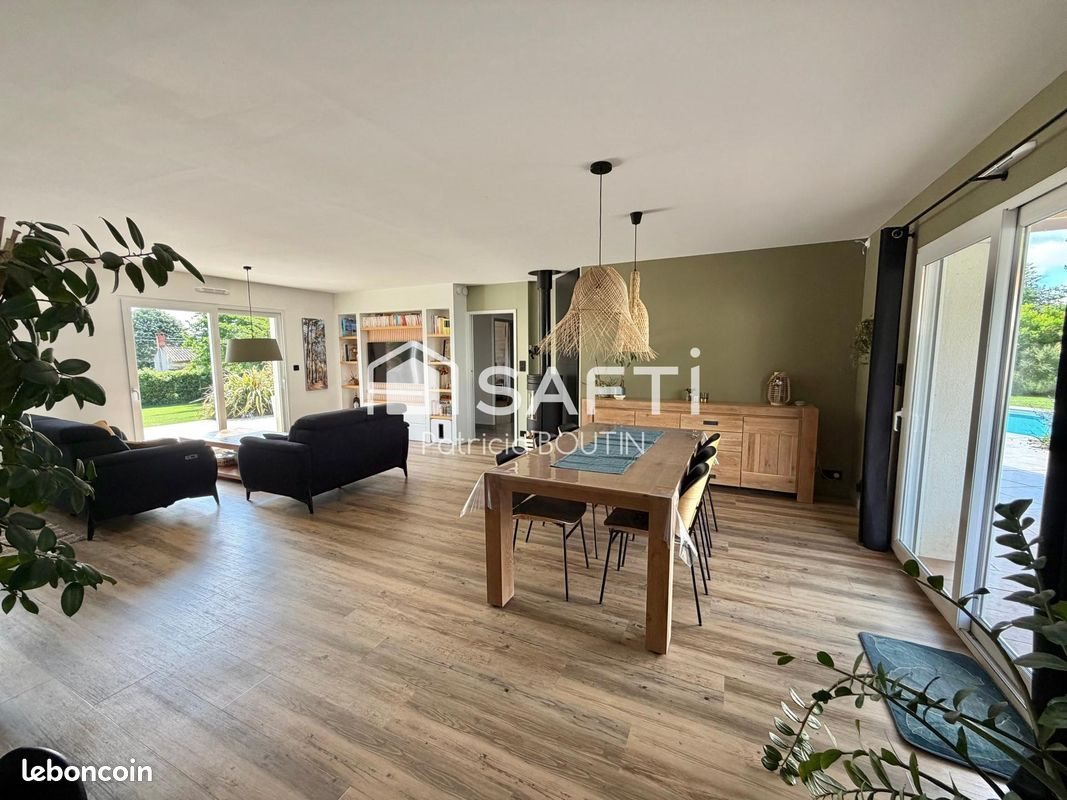 Maison à vendre, 131m², Saint-Christophe-sur-Roc
