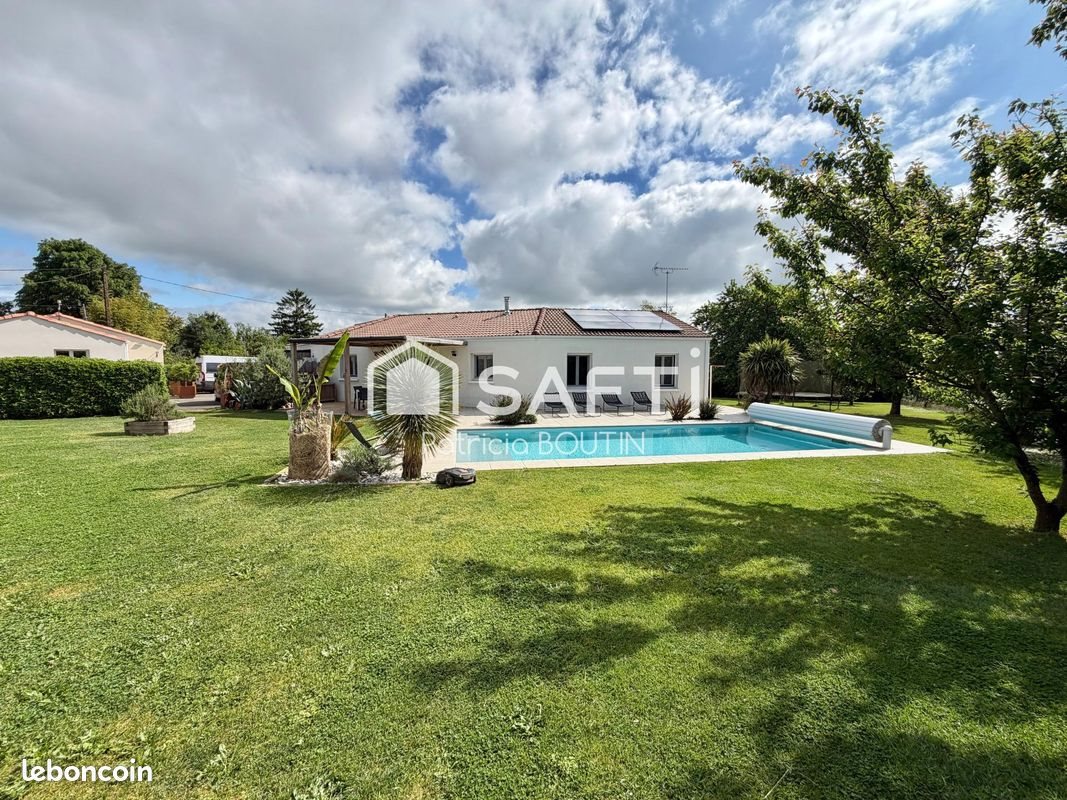 Maison à vendre, 131m², Saint-Christophe-sur-Roc