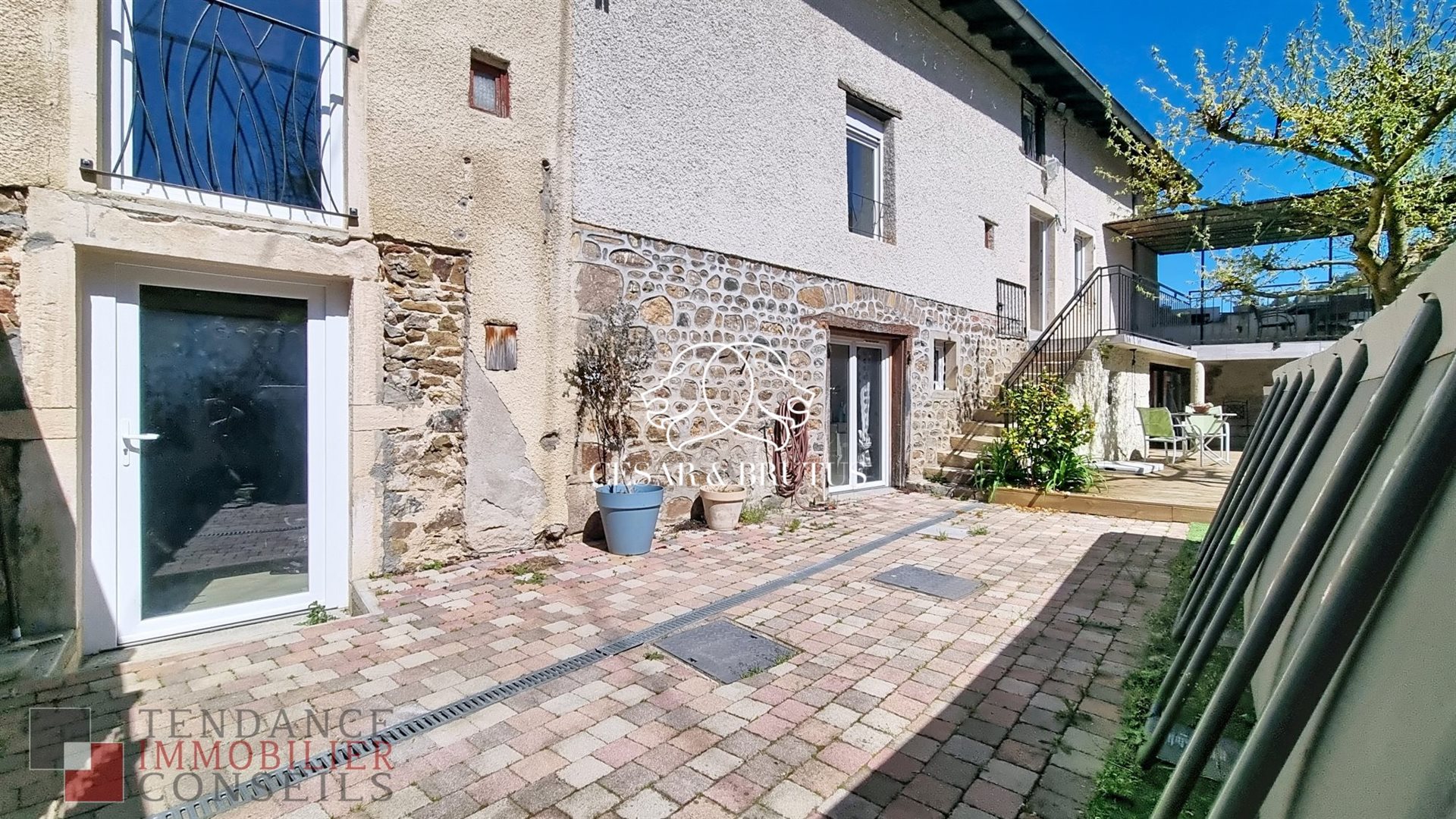 Maison à vendre, 240m², Vaux-en-Beaujolais