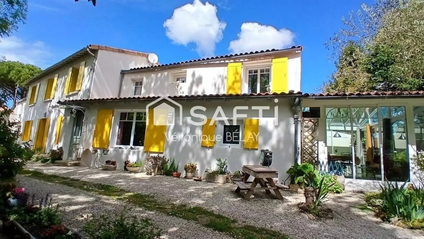 Maison à vendre, 220m², Saint-Romain-de-Benet