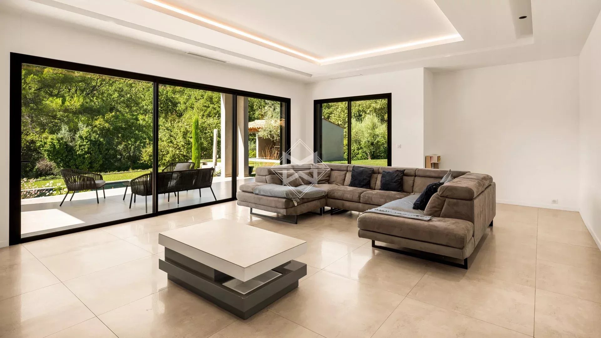 Maison à vendre, 195m², Le Rouret