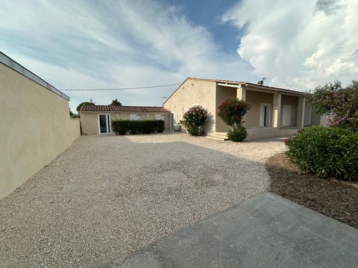 Maison 7 pièces 235 m² · à Entraigues-sur-la-Sorgue · 235 m² · 550 000 €