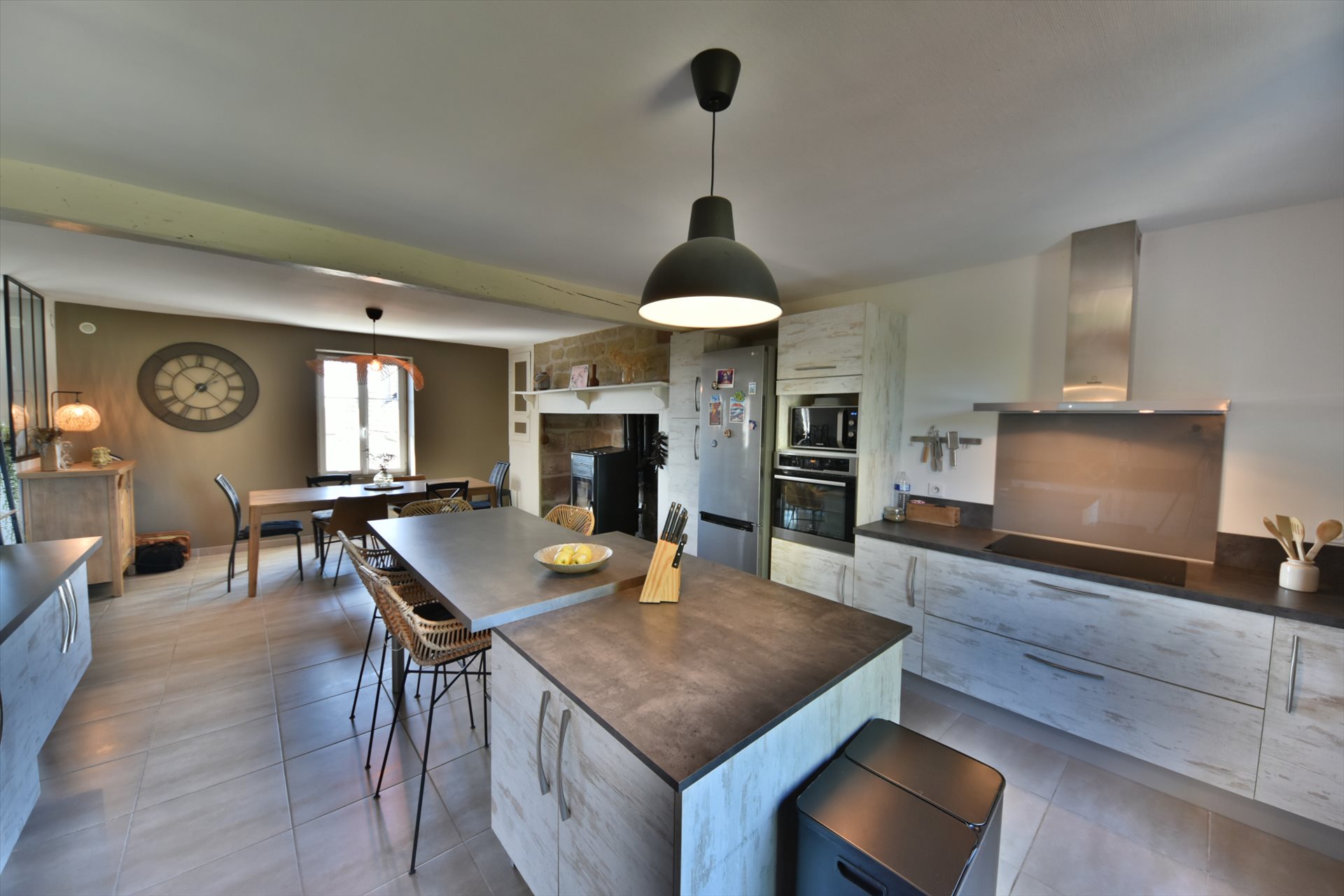 Maison à vendre, 195m², Saint-Pantaléon-de-Larche