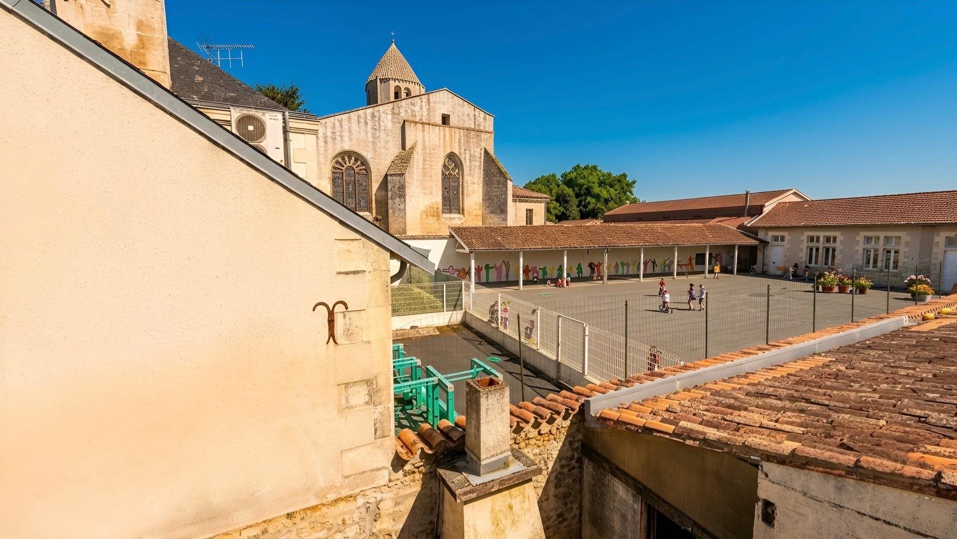 Maison à vendre, 132m², Nieul-le-Virouil