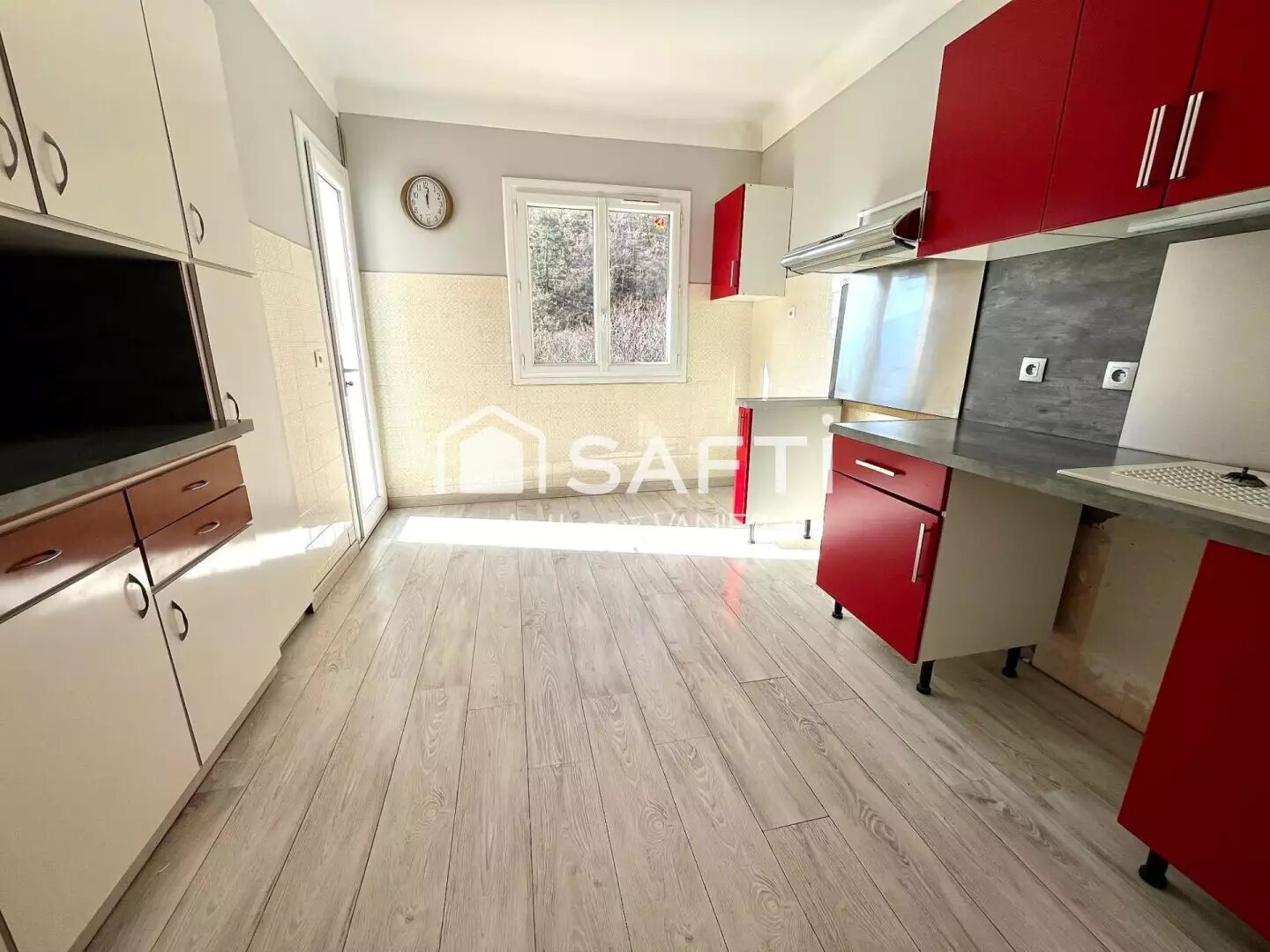 Appartement à louer, 96m², Lucéram