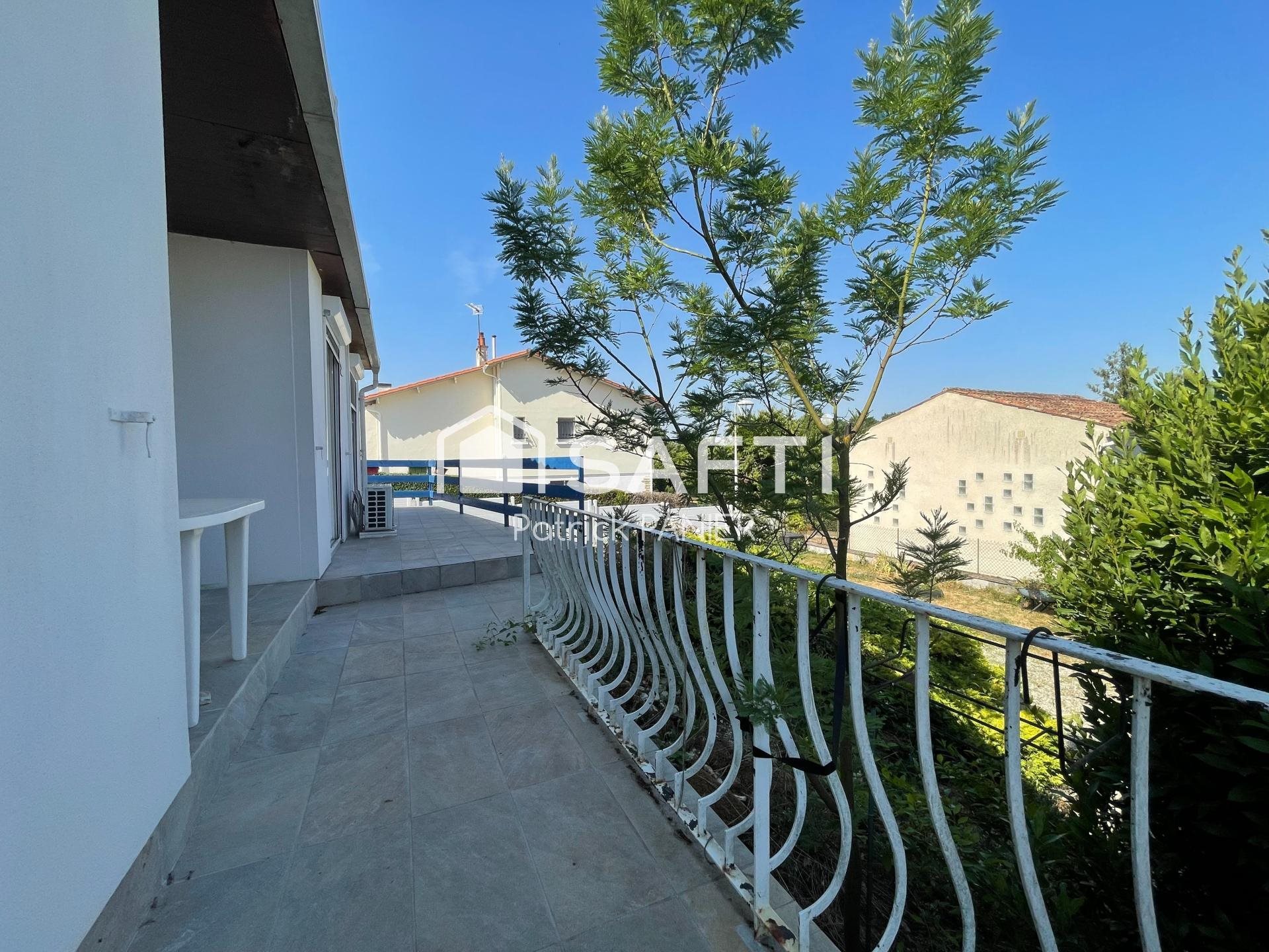 Maison à vendre, 97m², Dampierre-sur-Boutonne