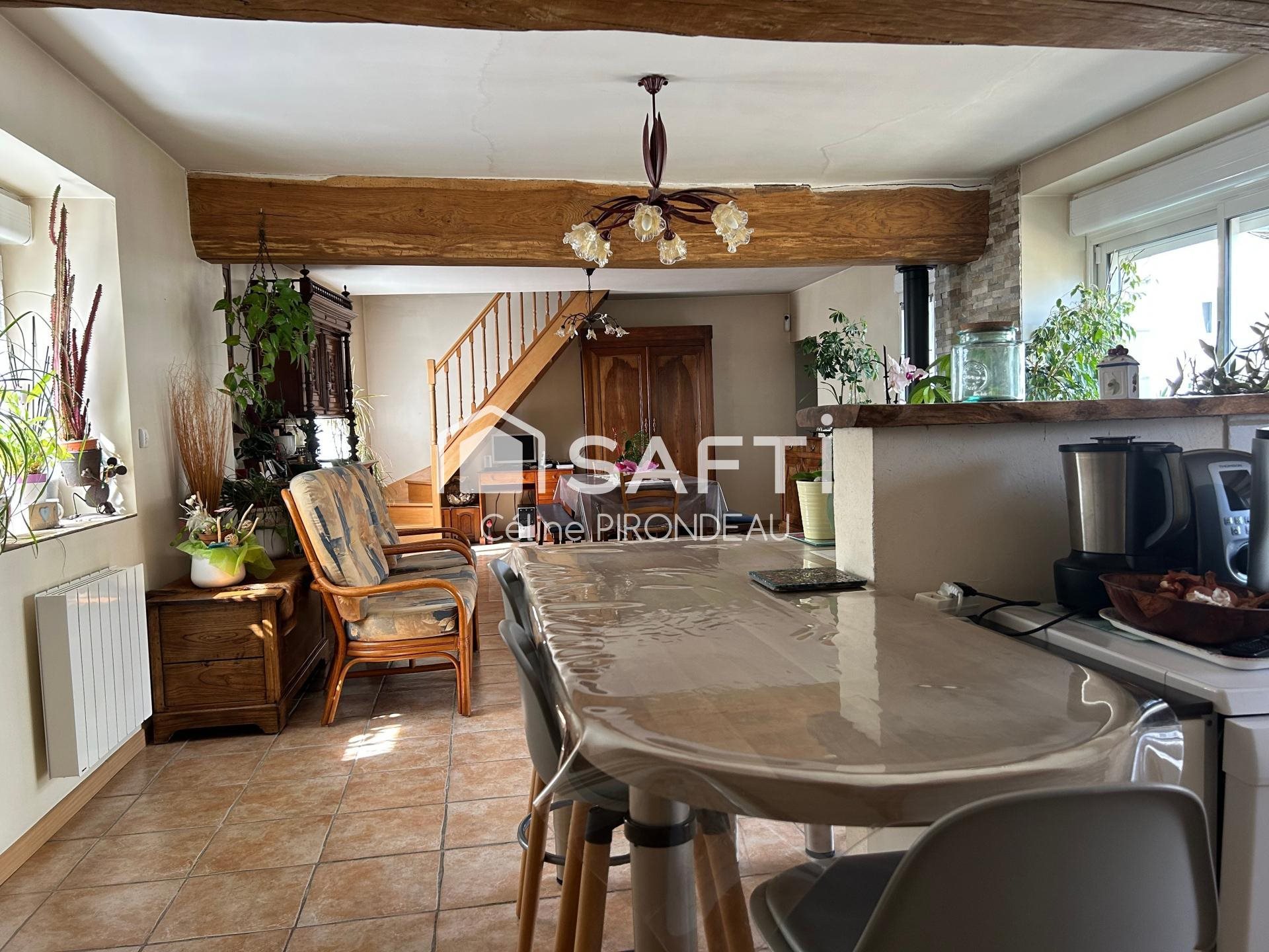 Maison à vendre, 117m², Vernoil-le-Fourrier