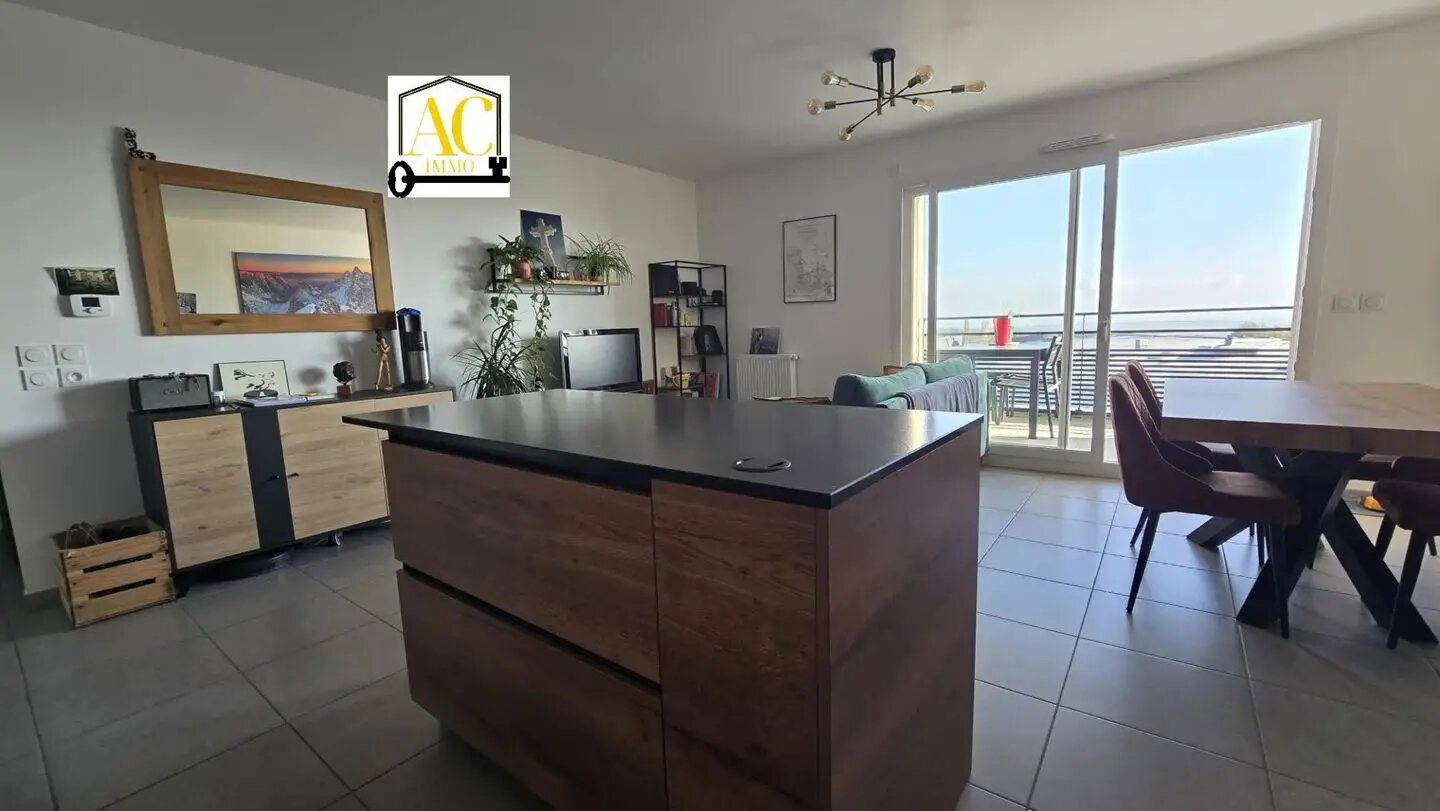 Appartement à louer, 66m², Péron