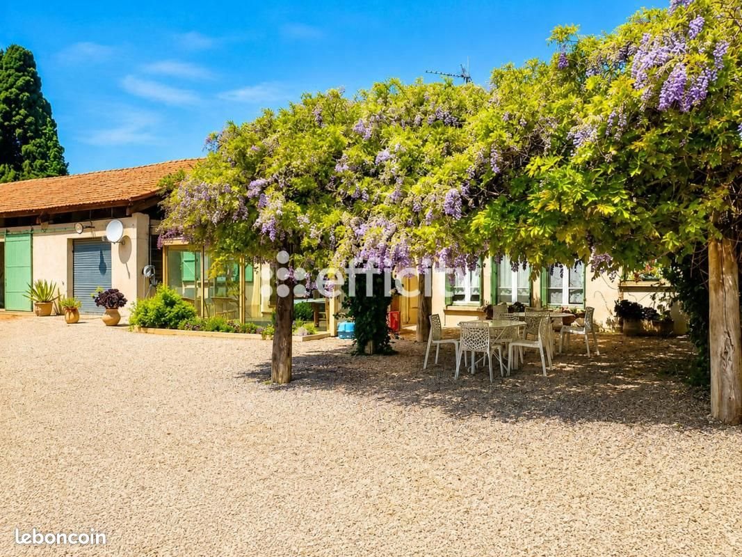 Maison à vendre, 242m², Eyguières