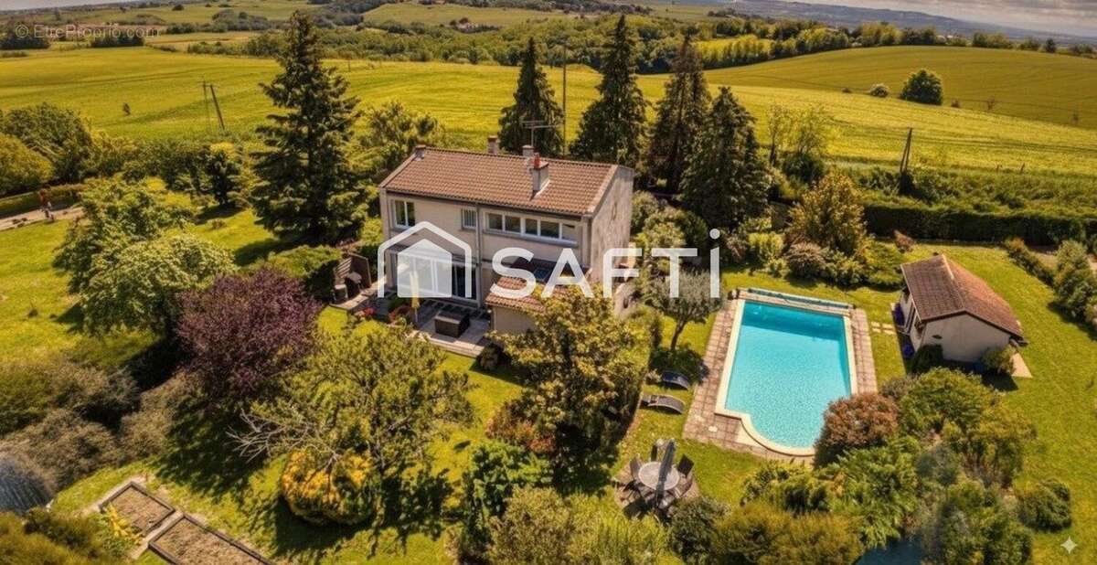 Maison à vendre, 134m², Clermont-le-Fort