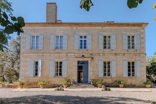 Maison 19 pièces 671 m² · à Vic-Fezensac · 671 m² · 1 850 000 €