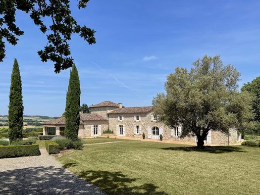 Maison 13 pièces 371 m² · à Lectoure · 371 m² · 1 276 600 €
