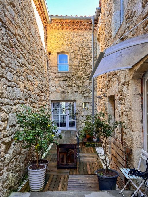 Maison 5 pièces 228 m² · à Lectoure · 228 m² · 270 000 €