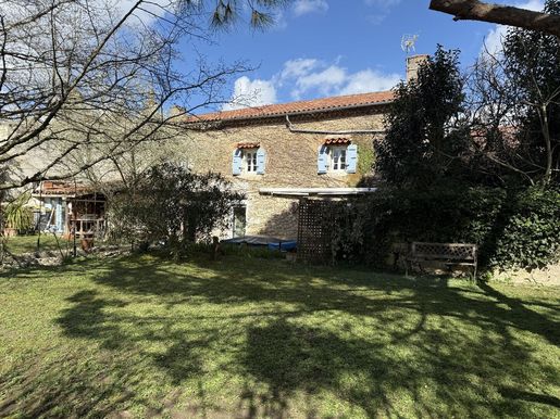 Maison 6 pièces 164 m² · à Condom · 164 m² · 260 000 €
