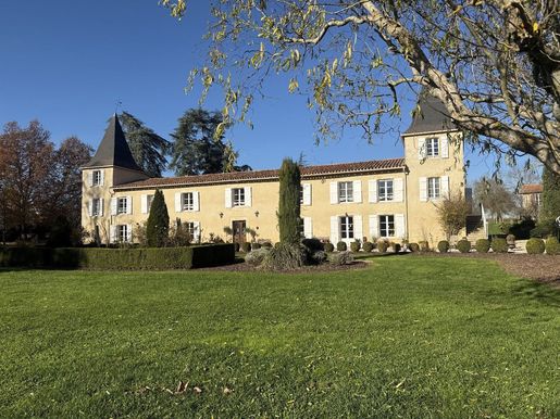 Maison 18 pièces 520 m² · à Condom · 520 m² · 1 495 000 €