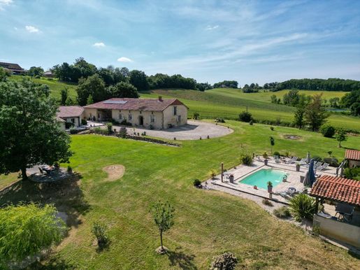Maison 11 pièces 345 m² · à Marciac · 345 m² · 795 000 €