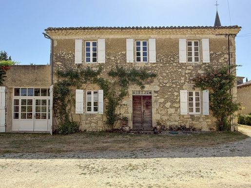 Maison 7 pièces 227 m² · à Bazian · 227 m² · 350 000 €