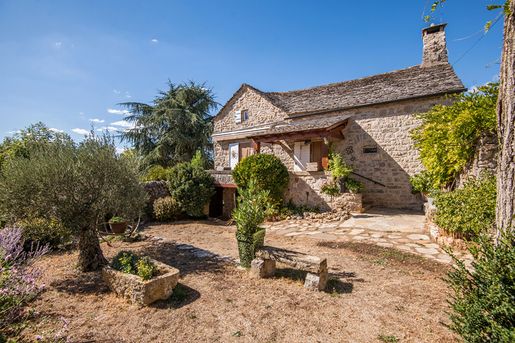 Maison 10 pièces 174 m² · à Peyreleau · 174 m² · 690 000 €