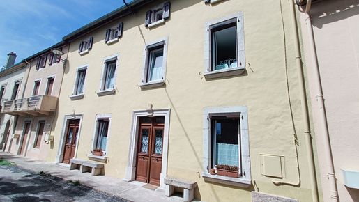 Maison 8 pièces 176 m² · à La Cavalerie · 176 m² · 188 000 €