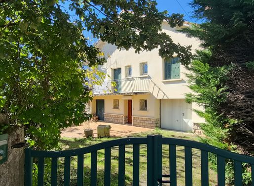 Maison 4 pièces 156 m² · à Millau · 156 m² · 298 000 €