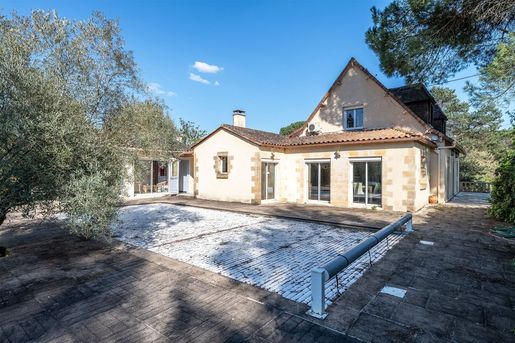 Appartement 8 pièces 192 m² · à Coulounieix Chamiers · 192 m² · 455 000 €