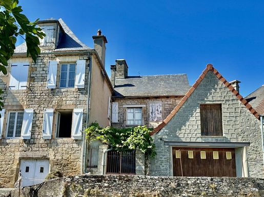 Maison 9 pièces 154 m² · à Cressensac-Sarrazac · 154 m² · 146 000 €