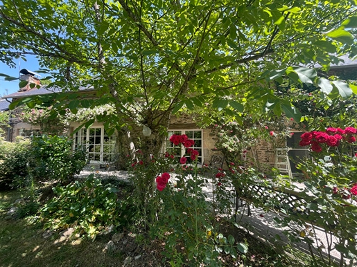 9 pièces 282 m² · à Chamboulive · 282 m² · 498 500 €
