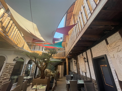 Immeuble 330 m² · à Uzerche · 330 m² · 341 000 €