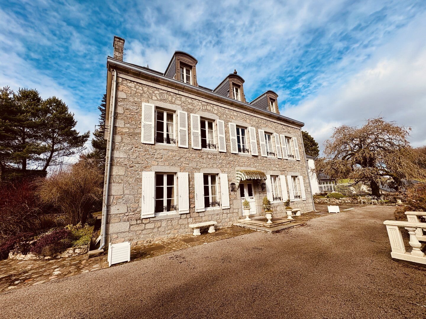 Maison à vendre, 677m², Ussel