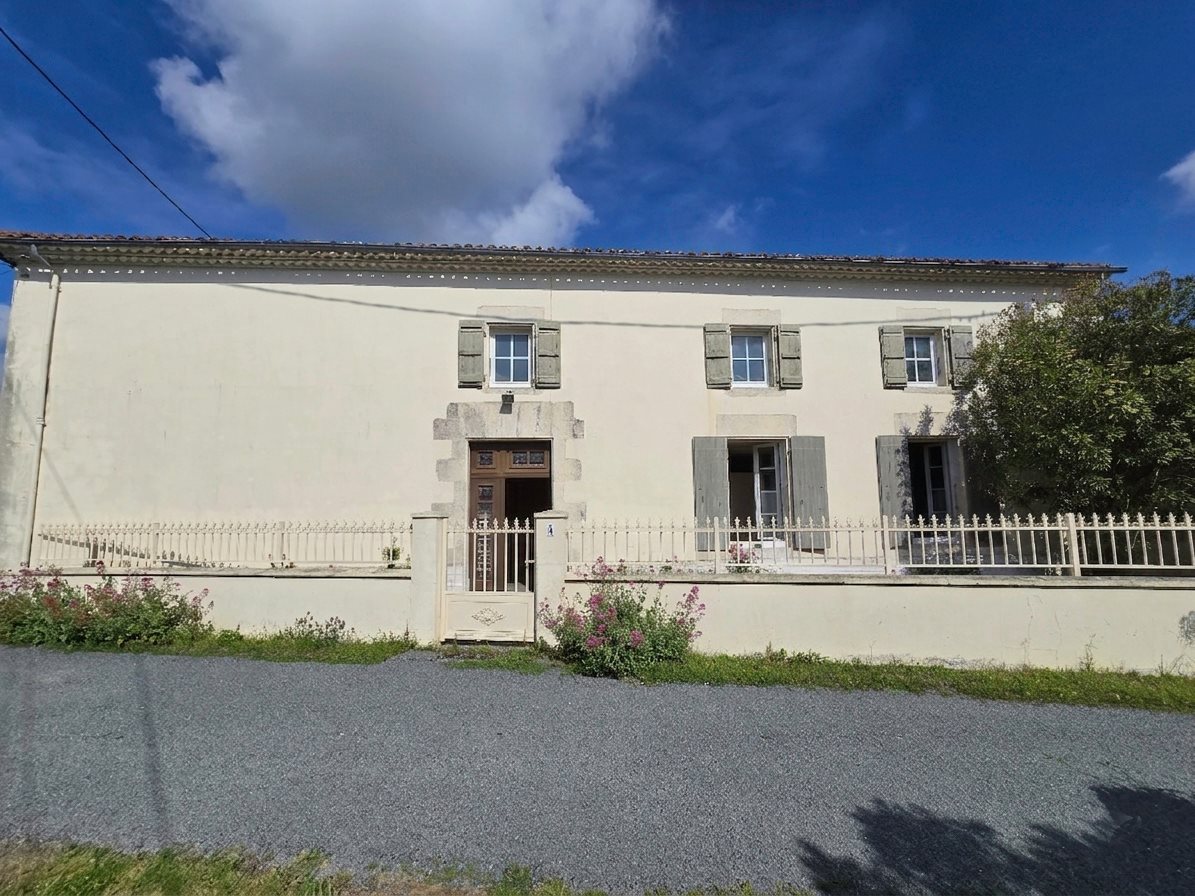 Maison à vendre, 125m², Lozay