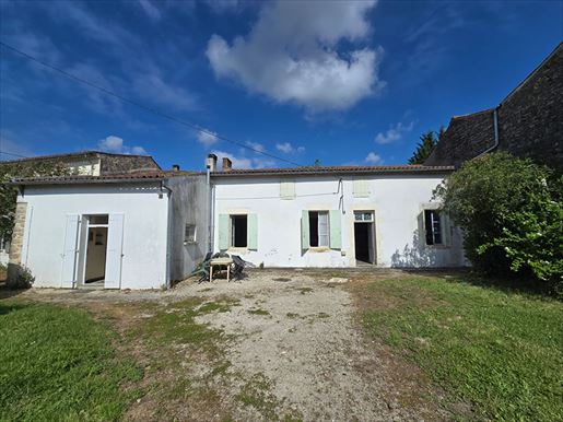 Maison 7 pièces 125 m² · à Lozay · 125 m² · 114 000 €