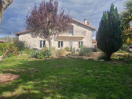 Maison 7 pièces 192 m² · à Busserolles · 192 m² · 288 850 €