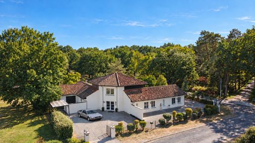 Maison 5 pièces 305 m² · à Bourg-du-Bost · 305 m² · 475 000 €