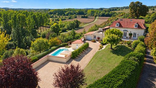 Maison 5 pièces 134 m² · à Saint-Séverin · 134 m² · 298 000 €