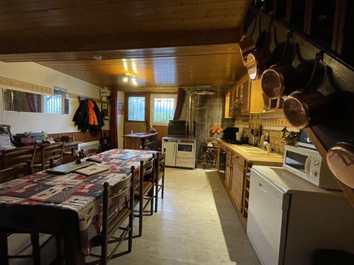 Maison 4 pièces 79 m² · à Saint-Jacques-des-Blats · 79 m² · 111 000 €
