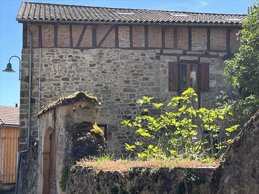 Maison 6 pièces 160 m² · à Saint-Félix · 160 m² · 151 000 €