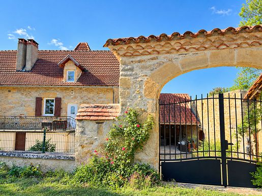 Maison 7 pièces 198 m² · à Capdenac · 198 m² · 353 000 €