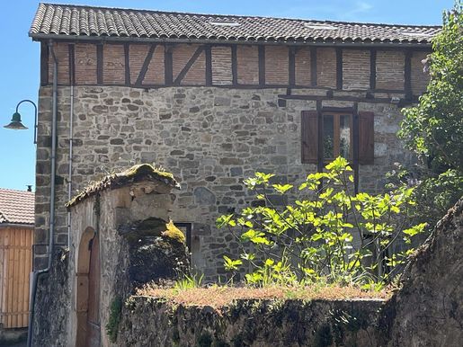 Maison 6 pièces 160 m² · à Saint-Félix · 160 m² · 151 000 €