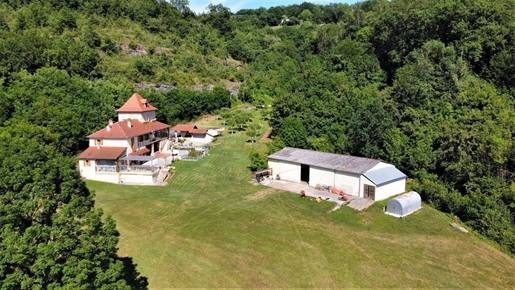 Maison 8 pièces 220 m² · à Figeac · 220 m² · 449 000 €