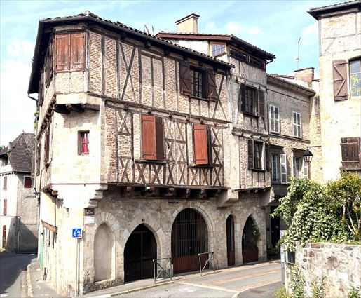 Appartement 8 pièces 220 m² · à Figeac · 220 m² · 379 800 €