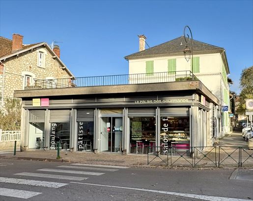 Local commercial 4 pièces 140 m² · à Figeac · 140 m² · 240 000 €